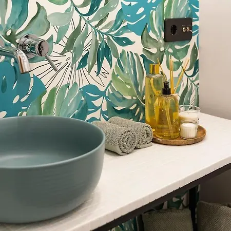 Old - Self Check-in Bucarest