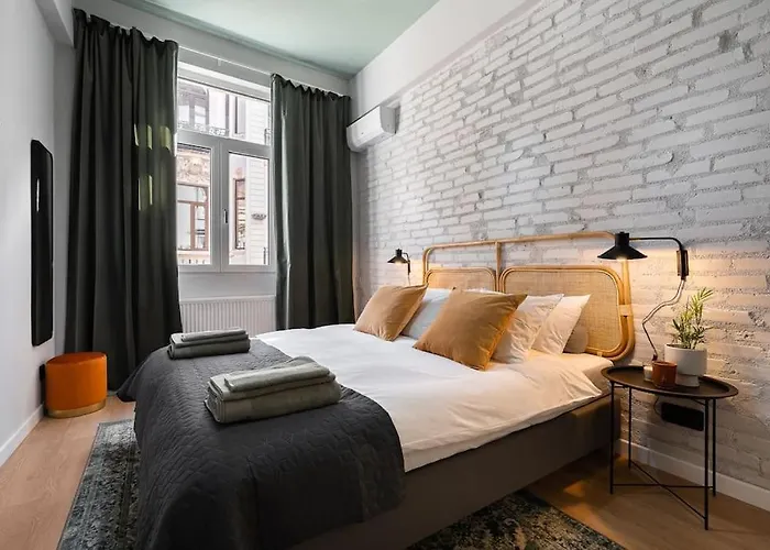 Old - Self Check-in * Bukarest